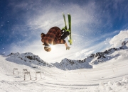 爱游戏世界杯2026-罗德里一剑封喉，勒沃库森淘汰罗马背后的战术革命与关键先生诞生