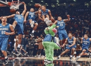 爱游戏在线-跨时空的巅峰，广厦锁公牛，字母哥接管季后赛