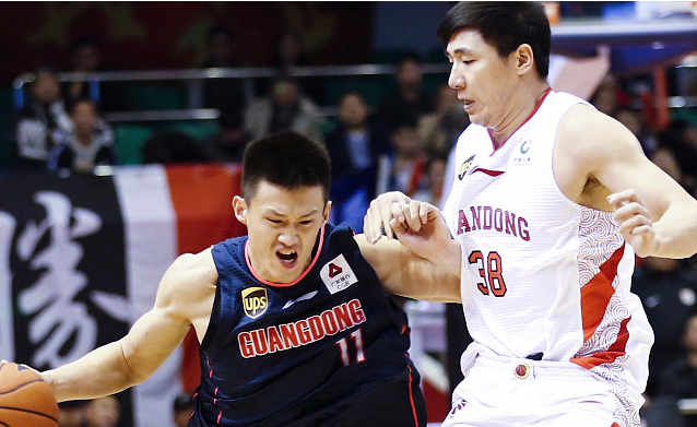 青岛队轻取凯尔特人,易建联惊艳四座 青岛队轻取凯尔特人,易建联惊艳四座