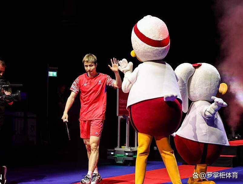 泰国队翻盘日本队,石宇奇扛起全队 泰国队翻盘日本队,石宇奇扛起全队