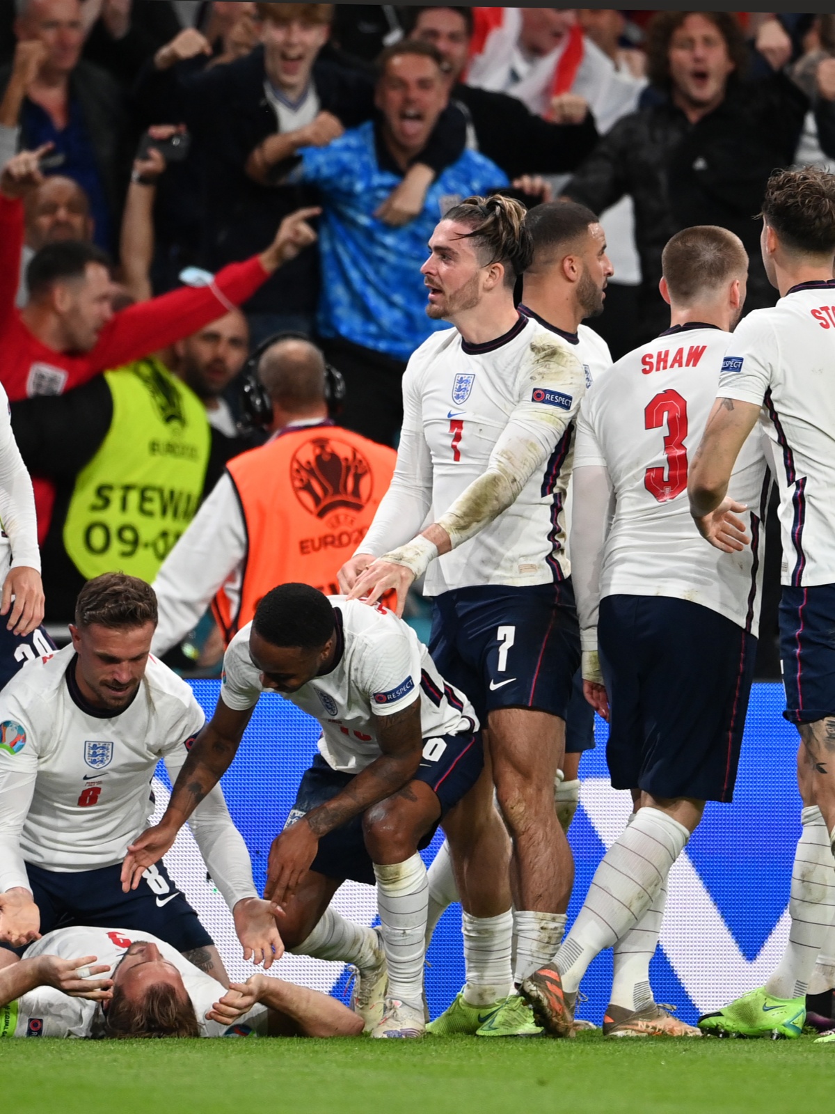 葡萄牙队绝杀英格兰队，王皓统治全场