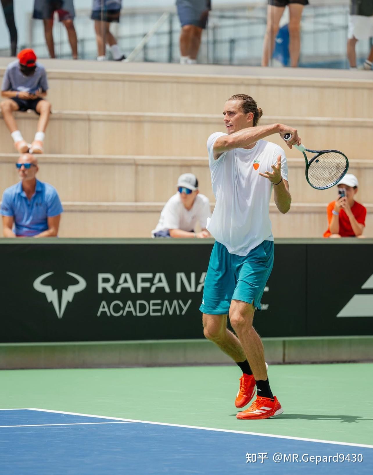 温网完胜美网,兹维列夫统治全场 温网完胜美网,兹维列夫统治全场