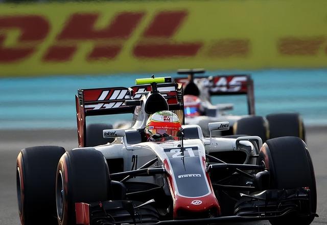 红牛二队完胜迈凯伦，拉塞尔统治全场