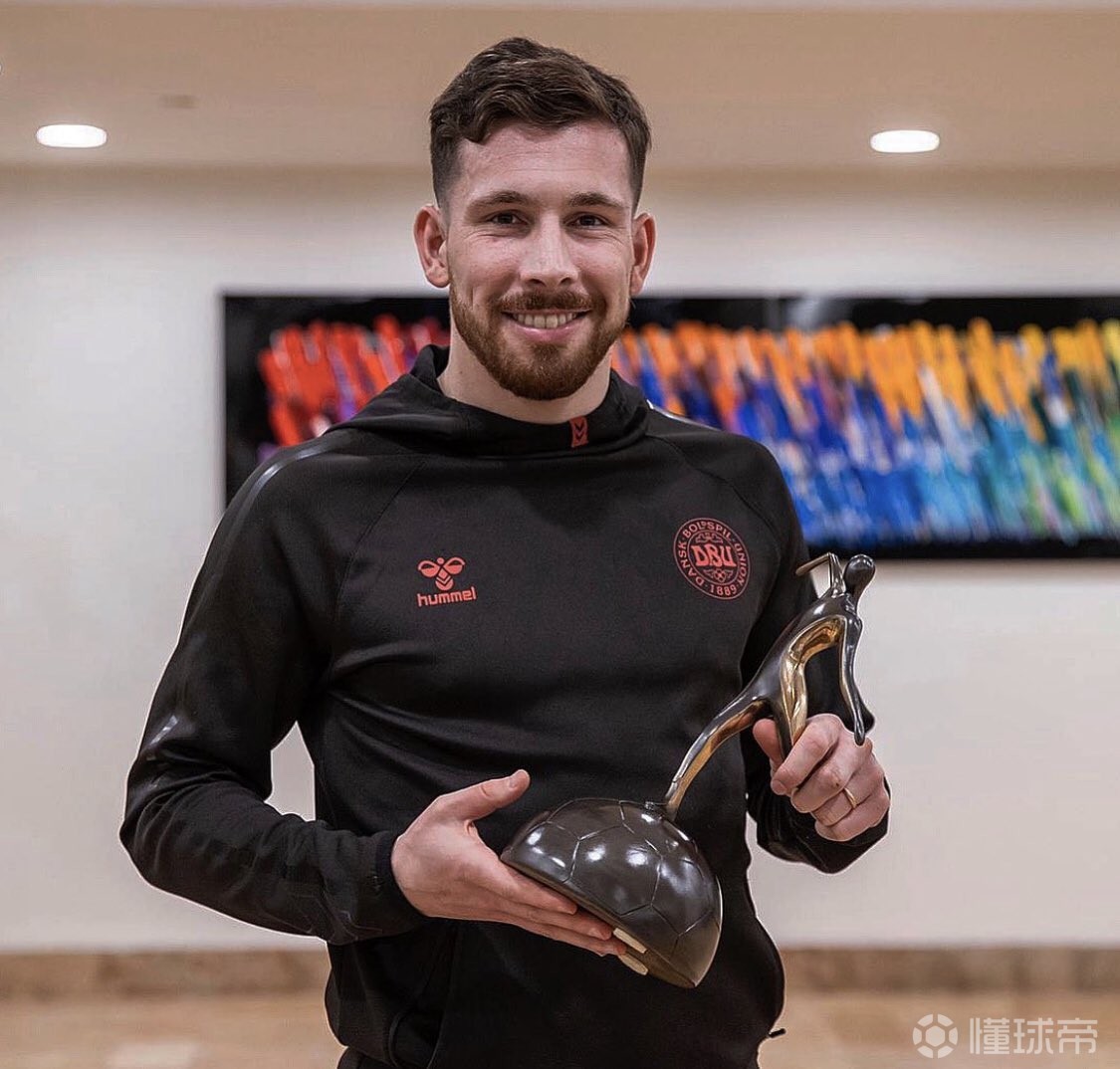 南非球员技压群雄,斩获最佳球员殊荣 南非球员技压群雄,斩获最佳球员殊荣