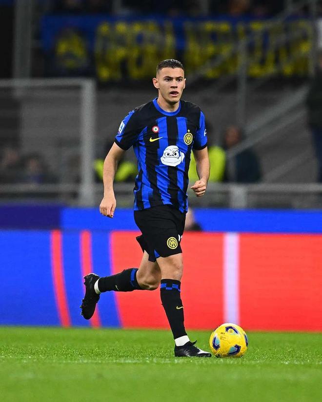 热那亚前锋进球功臣，展现强势实力