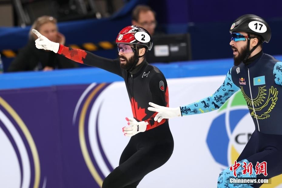 美国选手在速度滑冰项目上夺得金牌