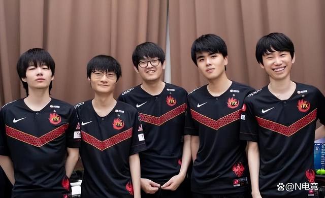 法兰克福士气高昂再冲领先,胜利势如破竹 法兰克福士气高昂再冲领先,胜利势如破竹