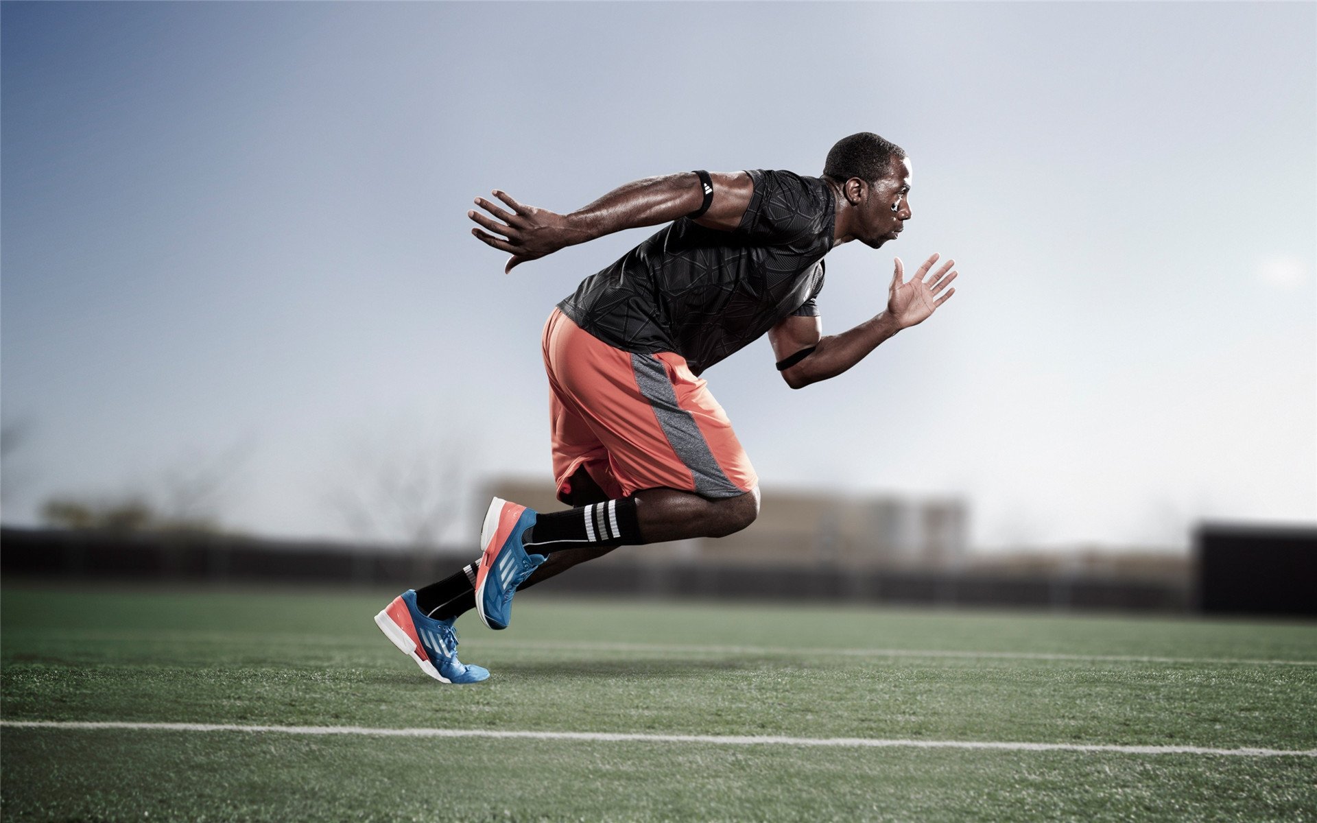 乔治存在感拉满，湖人硬仗取胜篮网