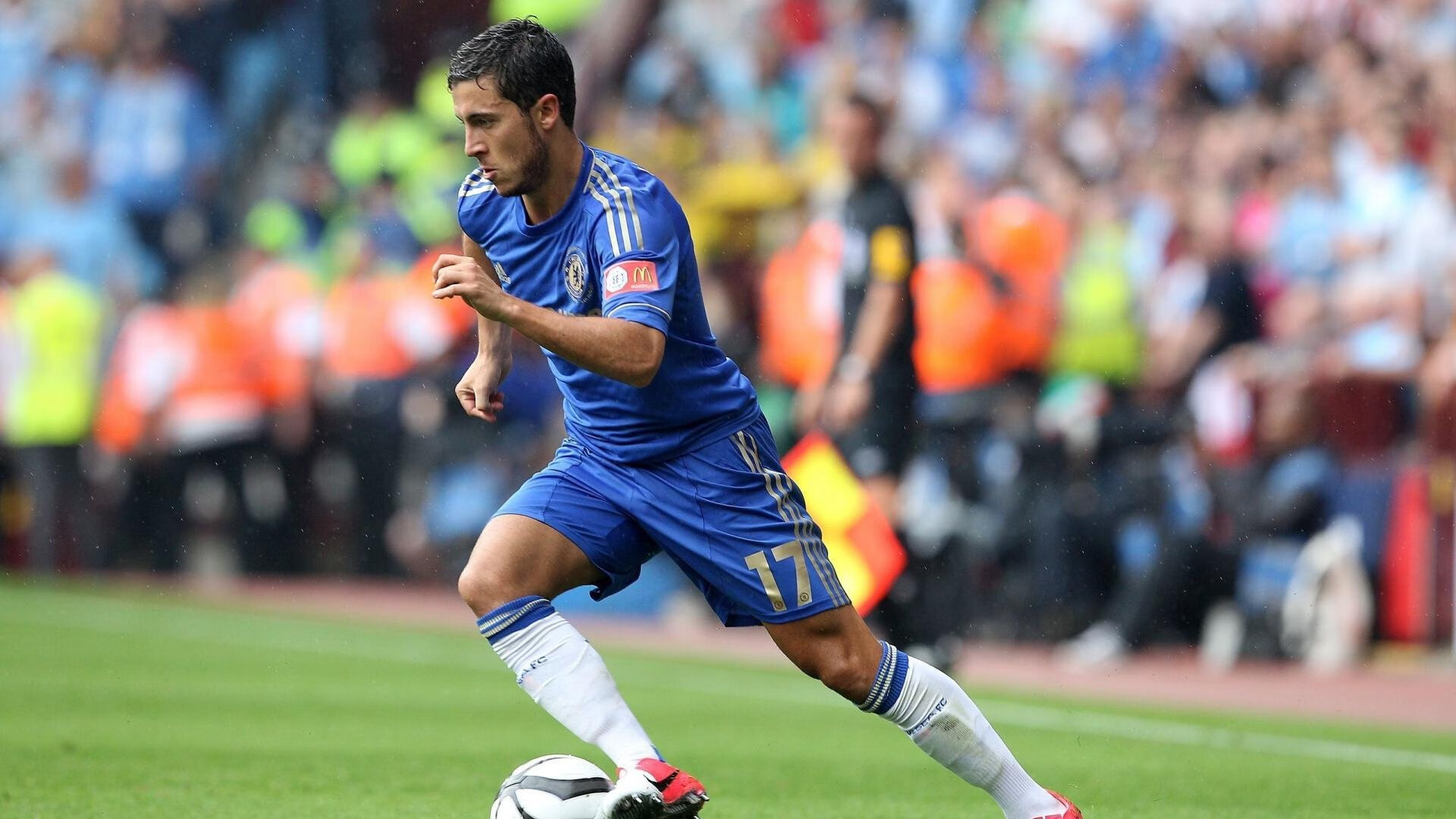 东契奇点燃赛场，广州队主场碾压新疆队展现唯一性统治力